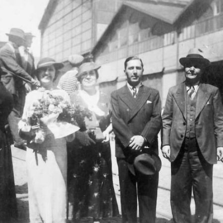 Antonio Caringi e família, no cais do porto em Porto Alegre