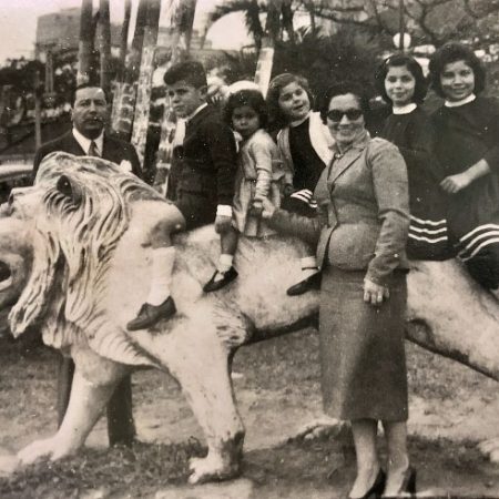 A família Caringi em viagem a Santos-SP nos anos 1950